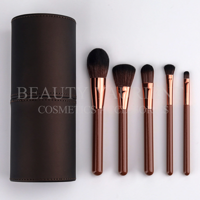 Le maquillage en bois de poignée de Brown balaye la brosse de lecture de maquillage de 5 morceaux avec le cylindre d'unité centrale